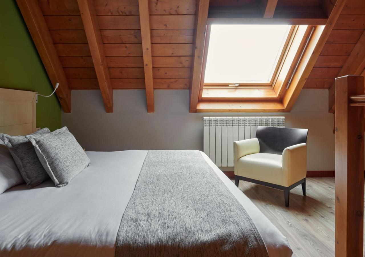 Apartahotel Tres Quinones Sallent de Gállego Eksteriør bilde