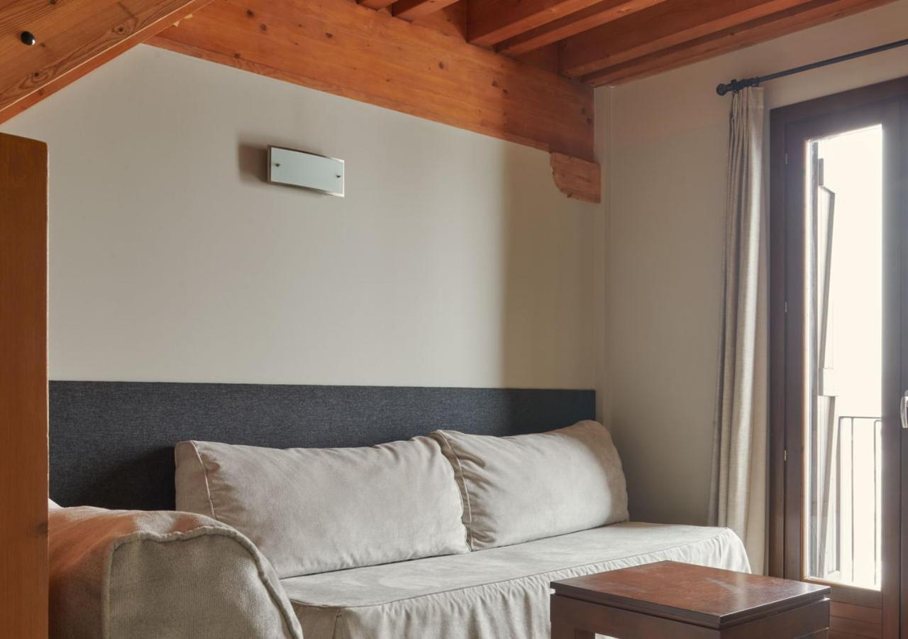 Apartahotel Tres Quinones Sallent de Gállego Eksteriør bilde