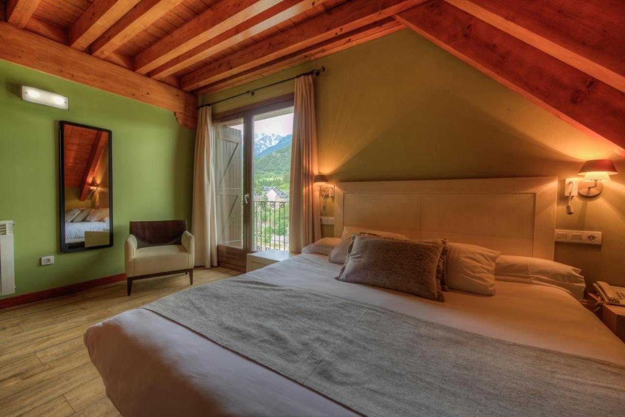 Apartahotel Tres Quinones Sallent de Gállego Eksteriør bilde